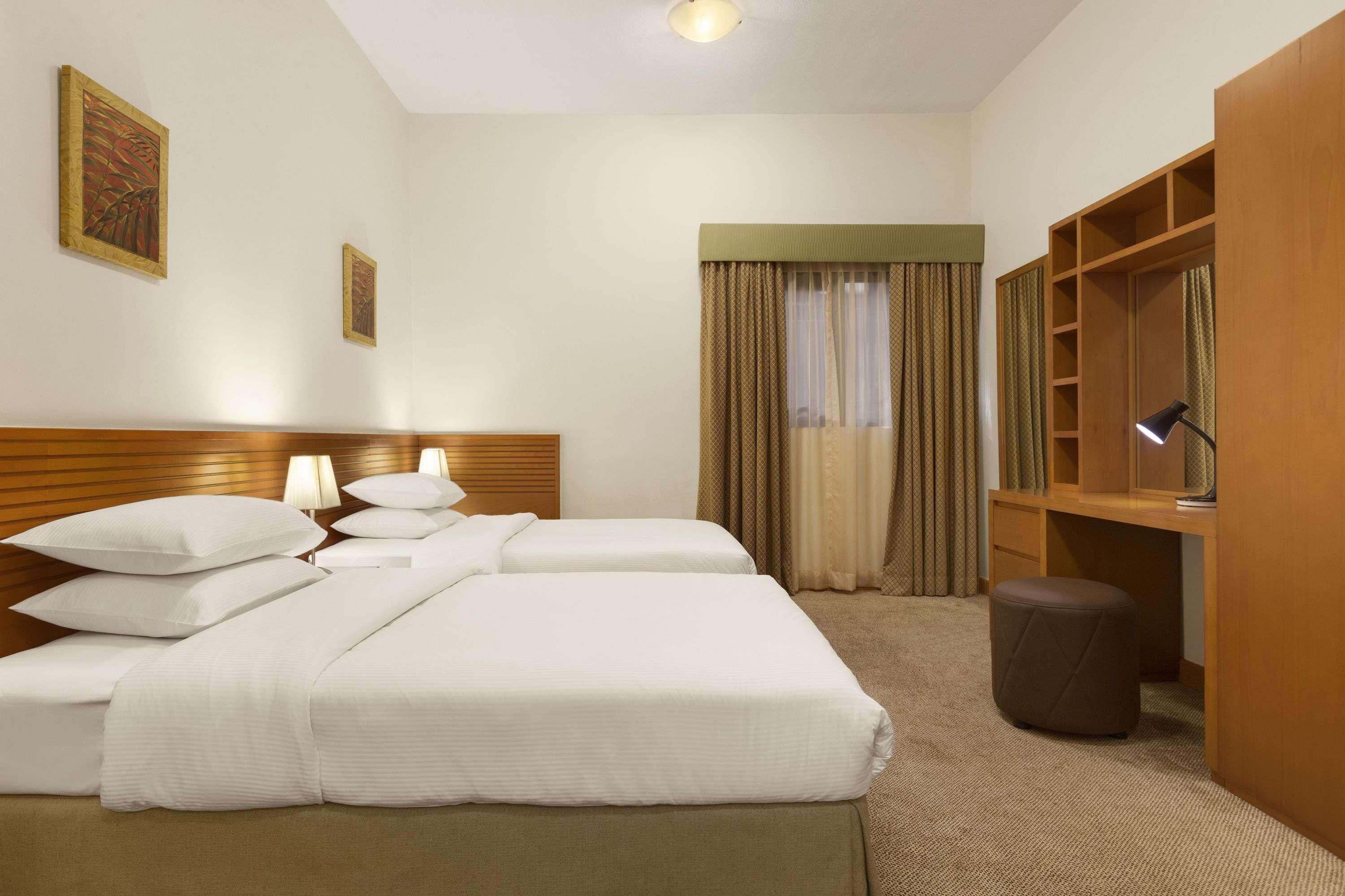Ramada Hotel & Suites By Wyndham Ajman Buitenkant foto