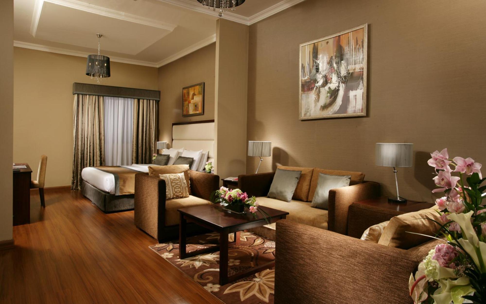 Ramada Hotel & Suites By Wyndham Ajman Buitenkant foto